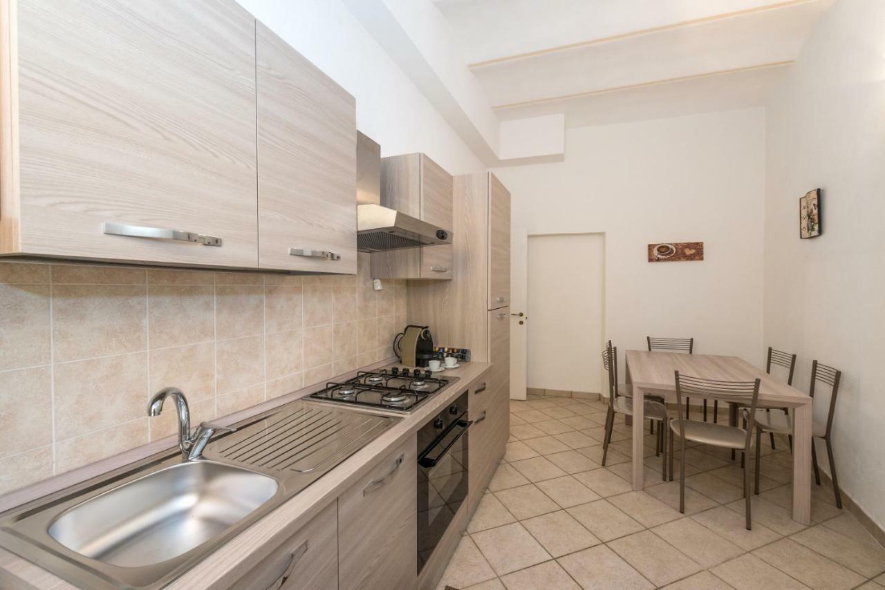 Finalborgo - Casa Nanetti 6 Posti In Centro Appartement Finale Ligure Buitenkant foto